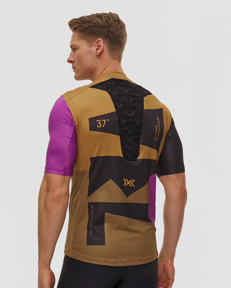 X-Bionic Corefusion Gravel Jersey Herren-T-Shirt in Beige und Schwarz