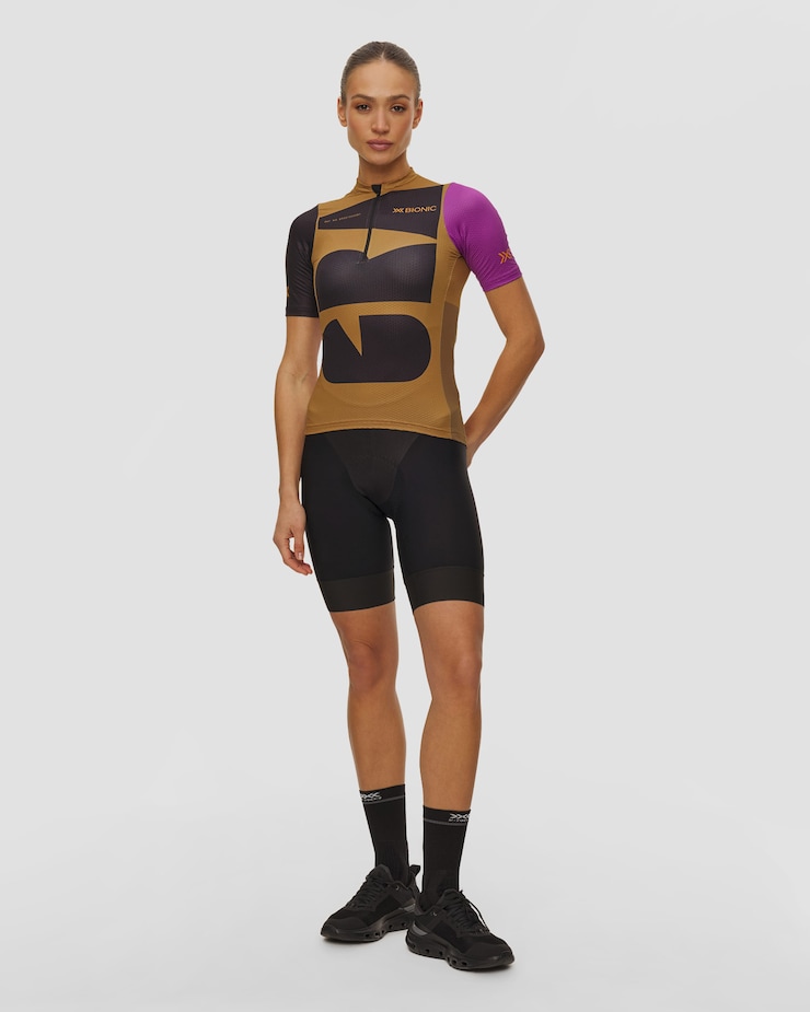 X-Bionic Corefusion Gravel Jersey Damen-T-Shirt in Beige und Schwarz
