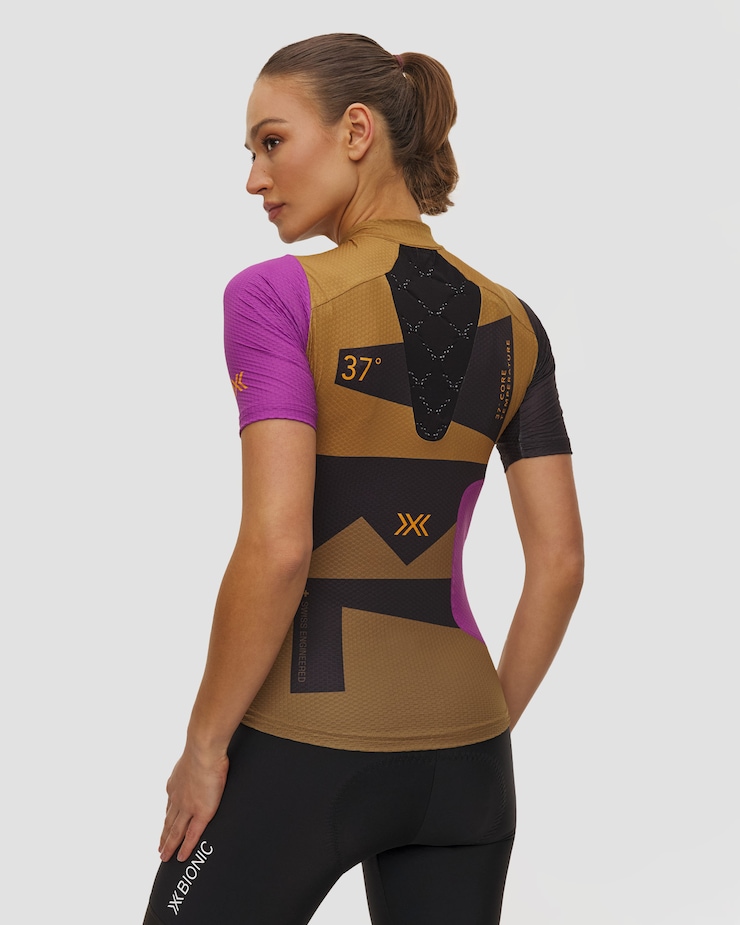 X-Bionic Corefusion Gravel Jersey Damen-T-Shirt in Beige und Schwarz