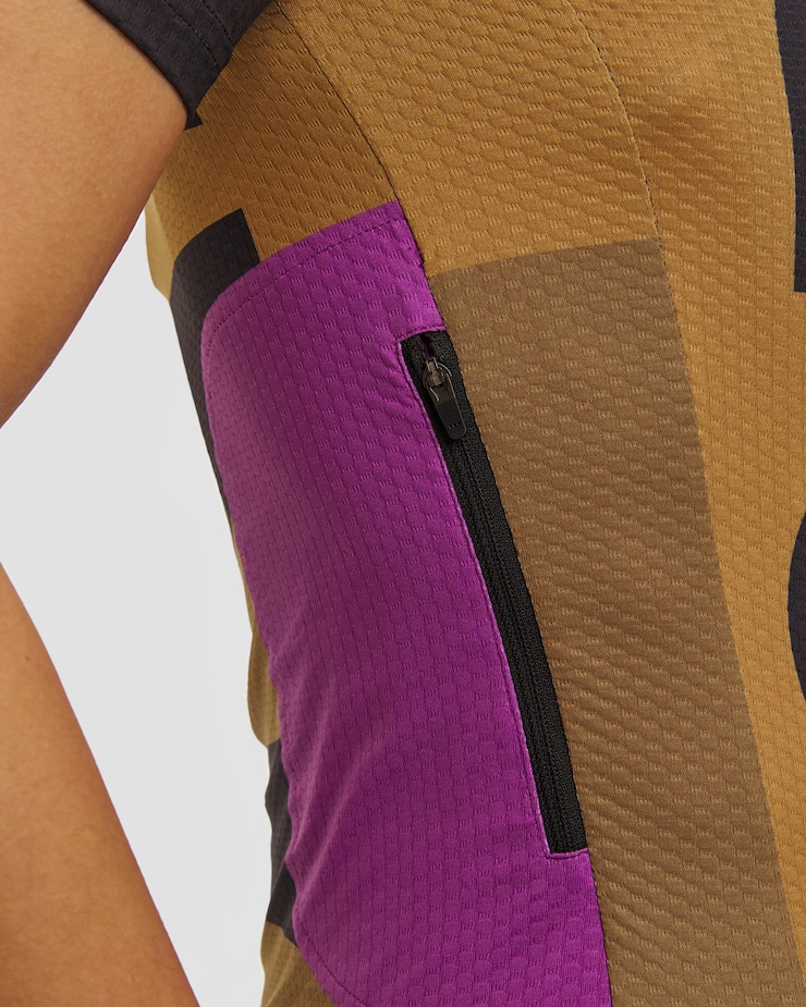 X-Bionic Corefusion Gravel Jersey Damen-T-Shirt in Beige und Schwarz
