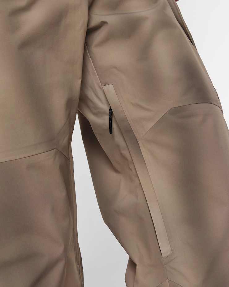Women's ski trousers Peak Performance Edge Hipe 3L Aop Shell Bib Pants