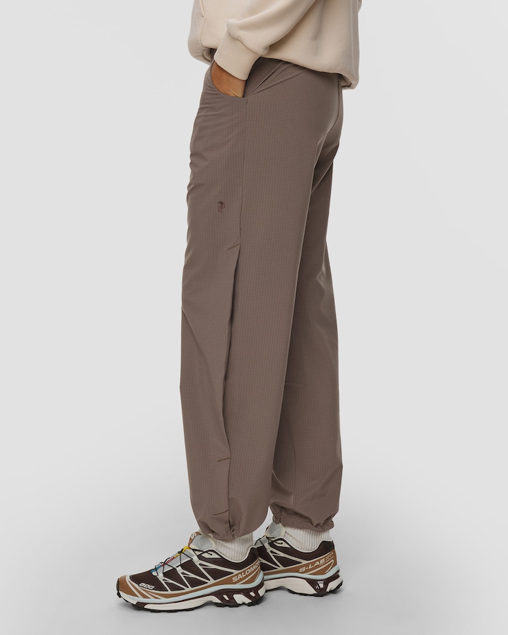Pantaloni de trekking pentru femei Peak Performance Backer Grid Pants