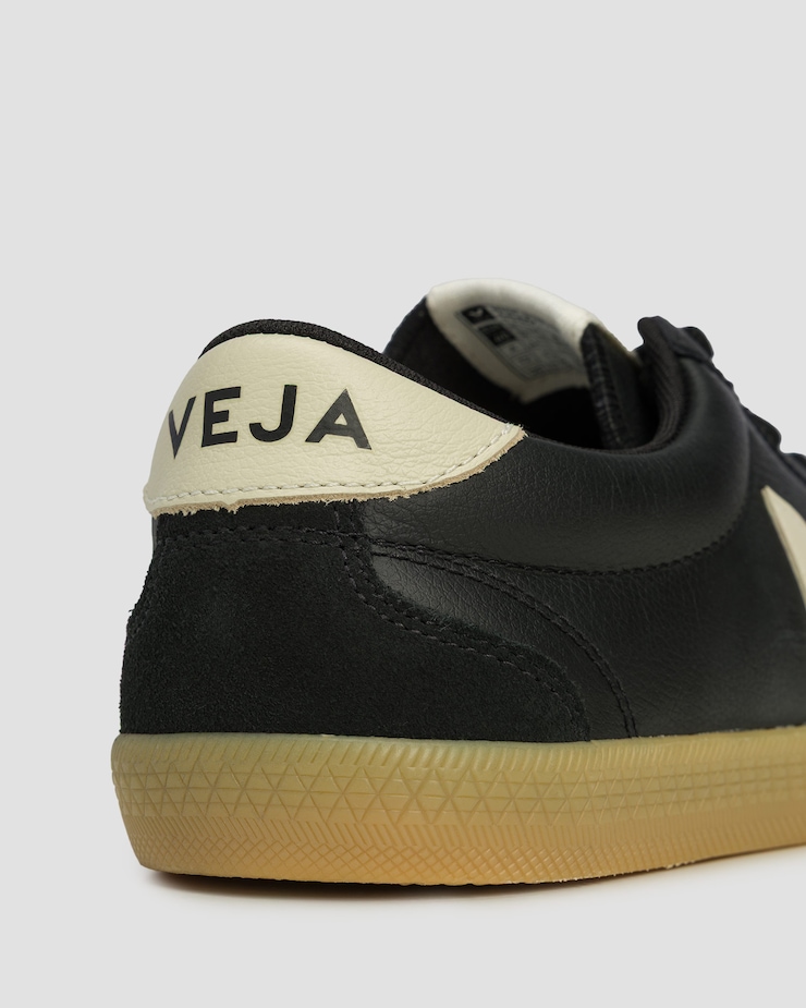 Scarpe da uomo Veja Volley O.T. Leather nere